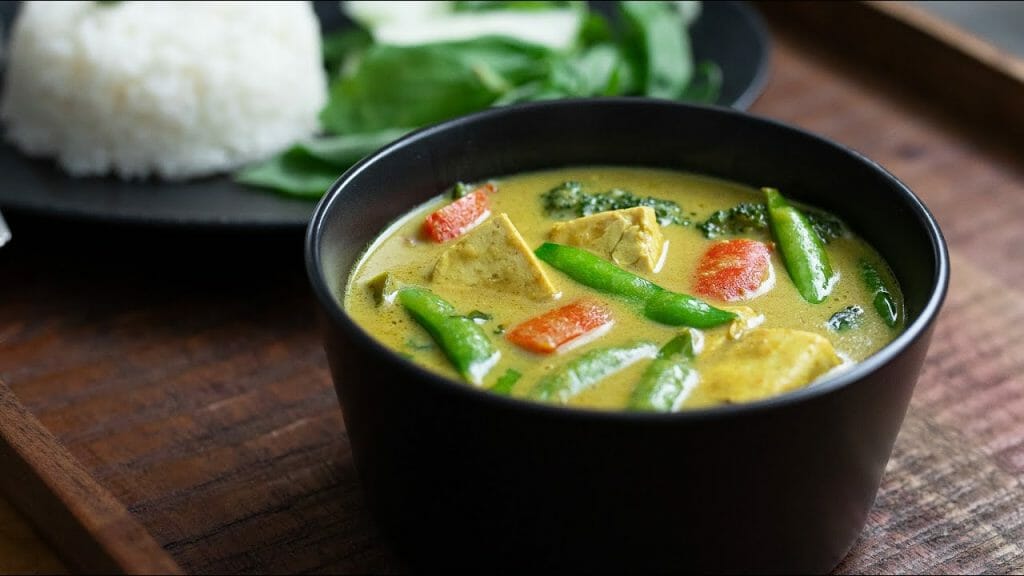 How To Make Green Coconut Curry Plant Based Easy Vegan Curry Recipe Viva Recipes